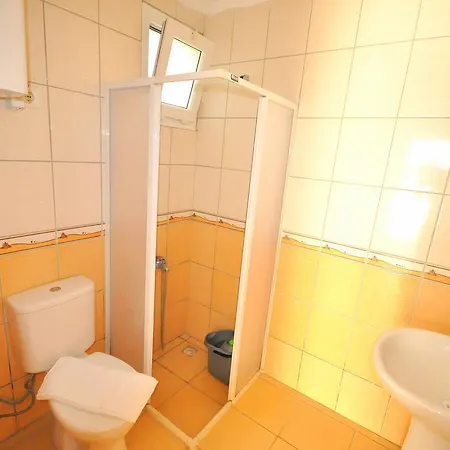 Tuerkbuekue Kirlangic Evleri *